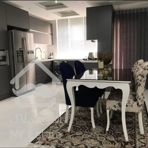 95متر فول امکانات سالن پرده خور