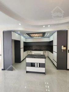 105متر فول امکانات سالن پرده خور