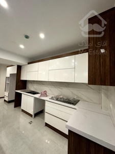 آپارتمان ۱۴۵ متری در گوهردشت / تجهیز شده/ جنوبی غرق نور