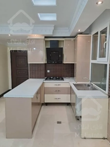 82متر 2ساله سالن پرده خور خوش نقشه