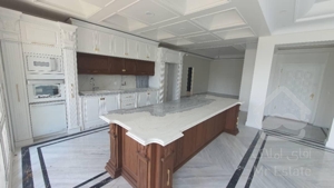 فروش آپارتمان ۱۱۱۸ متری در نیاوران