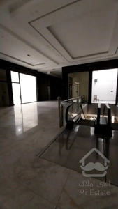 رهن و اجاره مغازه ۲۵ متری در همکف رونیکامال