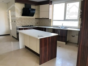 فروش آپارتمان ۱۹۶متری در فرمانیه