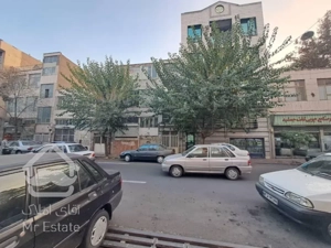 کلنگی ۲۰۸ متر