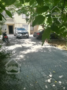 ۲۰۰ متر اداری  همکف۱۰۰ متر حیاط ونک