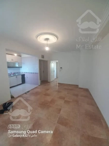 ۴۲ متر خوش نقشه دارای آسانسور