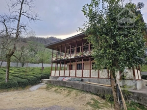 خانه و محوطه ۱۱۰۰m قلعه رودخان