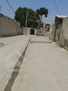 خانه ویلایی داخل بافت با آب. برق.گاز. ۲۷۰متری. سند تک برگ. با مستاجر.