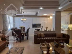 100 متر در پاسداران نور بینظیر