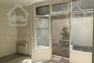 ۱۰۰ متری دو خواب حیاط دار ده ونک