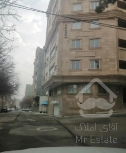 آپارتمان راه جدا از بیرون 115متر 120 متر حیاط