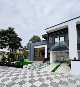 خانه ایرانی ویلایی ۱۵۰ متری ۳ خوابه دست رسی نزدیک