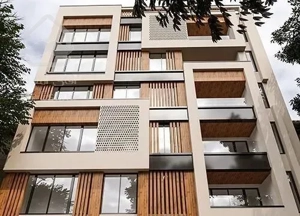 105متر/ 2خوابه مستردار/ نور مستقیم