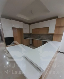 ۱۲۶متر ، خوش نقشه، کلیدنخورده،  قابل تبدیل