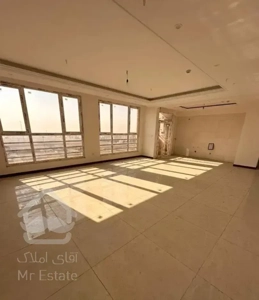 ۱۰۴متر/نوساز/سالن پرده خور/روبه آفتاب/۲تاتراس