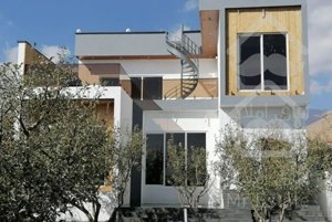 ویلا باغ شهرکی مدرن550باغ 400بنا فول مدرن جابان