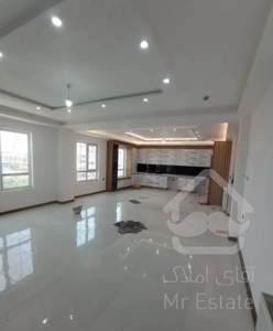 آپارتمان طبقه چهارم ۱۳۳متری