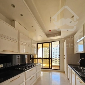 سهروردی/۲۰۰متر/ دو پارکینگ/ جکوزی/ کلید نخورده