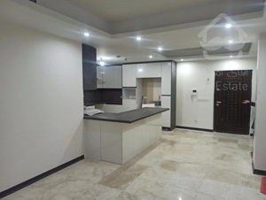 110متر کلید نخورده فول امکانات رو به آفتاب