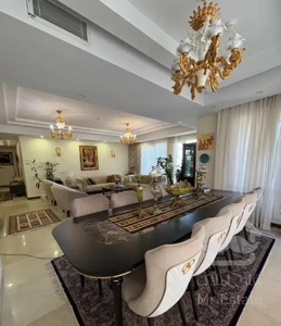 فرمانیه شرقی، ۲۴۰ متر سه مستر