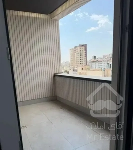 اندرزگو ۱۵۷متر ۳ خواب تراس میزخور مینیمال