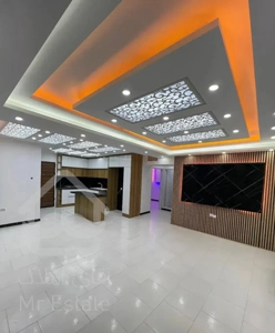 دکوری مدرن و دلباز 108 متری/پارکینگ و انباری