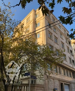 ۸۷ متر 2 خوابه دو نبش نورگیر رو به رودخانه پونک