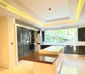 175متر ، نیاوران گلسنگ«تکواحدی»