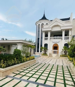 فروش خانه ویلایی ۳۸۰ متری مجلل/سند محضر بنام