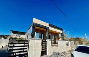 ویلا باغچه دوخواب 180 متری شهرکی سند تک‌برگ