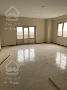 ۷۰ متر نزدیک دریاچه