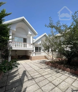 فروش خانه ویلایی نیم پیلوت ۲۴۳ متر شهرکی سندتکبرگ