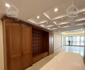 195متر فرمانیه 3 خوابه فول مشاعات