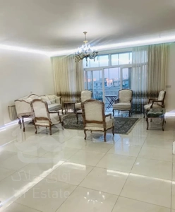 آپارتمان۱۵۰متر سه خواب ۲پارکینگ اباذرسه ساله