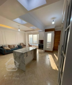 ۸۰ متر/۲ خواب/سالن پرده خور/دوبر نورگیر