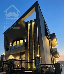 ویلامدرن۱۰۰۰متر تریپلکس فول آپشن تاپ لوکیشن دماوند