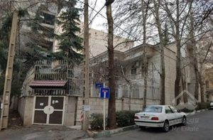 ۳۰۰متر ملک ویلایی شمالی عرض۱۲ اقبال برسلانی