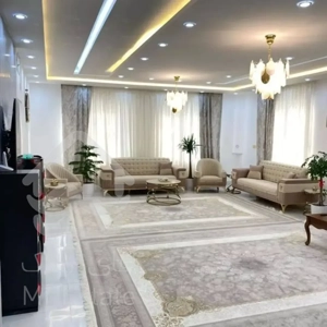 فروش آپارتمان ۹۰ متری سالن پرده خور