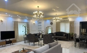 آپارتمان ۱۳۵متری سنددار تک واحدی خیابان آزادی