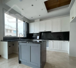 آپارتمان ۱۳۰ متر ۳ خواب تک واحدی/شقایق جنوبی