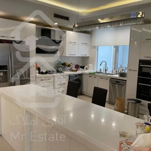 رهن و اجاره در فرمانیه ۱۸۰ متر ۳ پارکینگ لاکچری