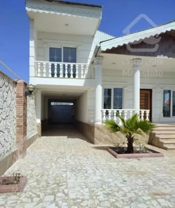 فروش ویلا نوساز بازمین۳۰۰متر وبنای۱۷۰متر سند۶دانگ