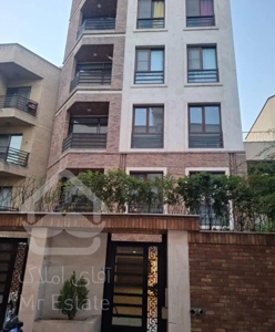 ۸۲ متر تکواحدی ۵ ساله فول مفتح-سمیه