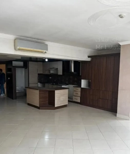 آپارتمان۱۰۶ متری/جنوبی/مشتاق خیابان بازارچه