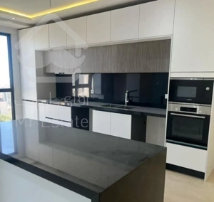 آپارتمان 140تر سه خواب سعادت آباد24متری