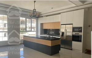 ۸۲ متر ۶ ساله ( ۲ پارکینگ سندی )