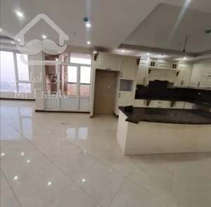 برج مجلل رونیکاپالاس