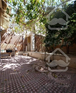 ۱۵۰ متر//زیر منطقه//مناسب سرمایه گذاری