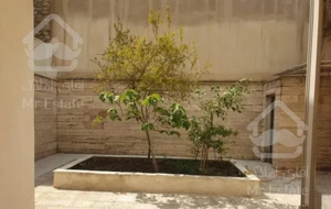 ۱۰۰متری/بازسازی شده/مناسب خانواده و مشاغل