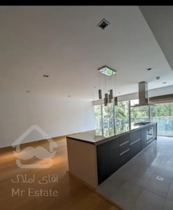 کامرانیه شمالی 150 متر در برج باغ مدرن لوکس